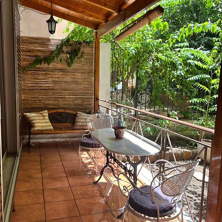 Quiet Apartment With Garden View In Kolonaki 아테네 외부 사진