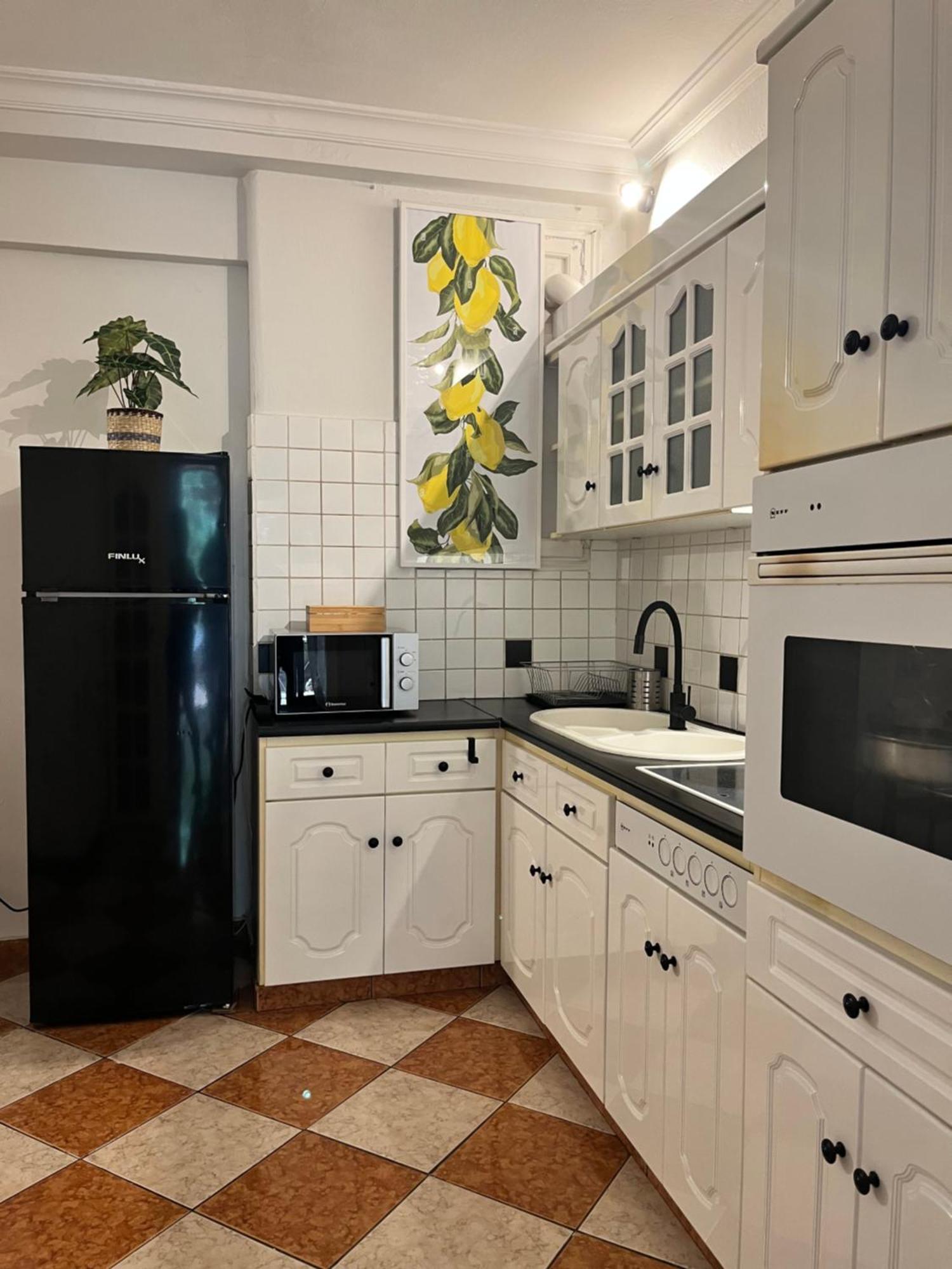 Quiet Apartment With Garden View In Kolonaki 아테네 외부 사진