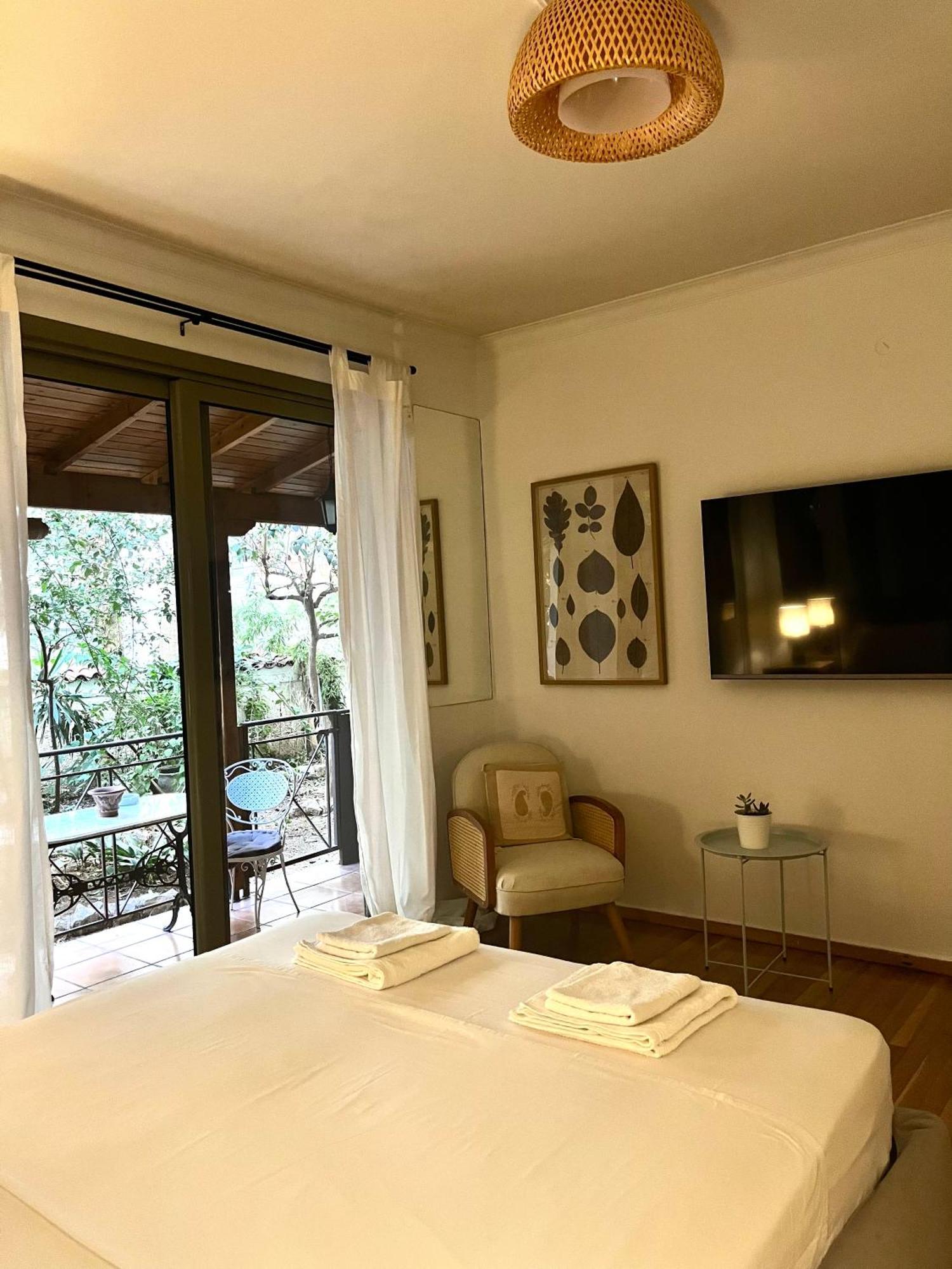 Quiet Apartment With Garden View In Kolonaki 아테네 외부 사진