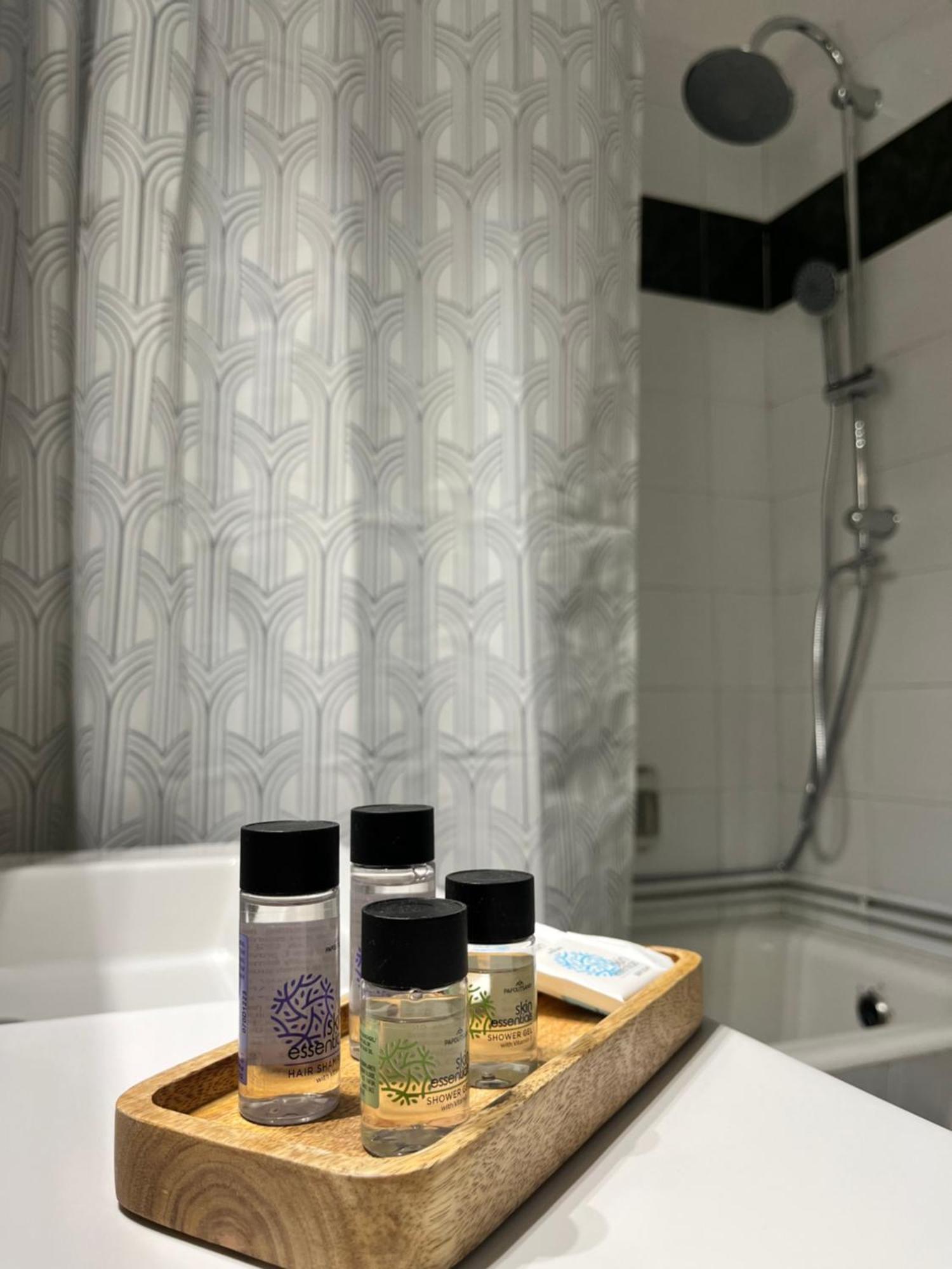 Quiet Apartment With Garden View In Kolonaki 아테네 외부 사진
